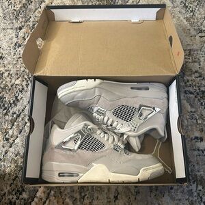 Air Jordan 4 Retro “frozen moment”